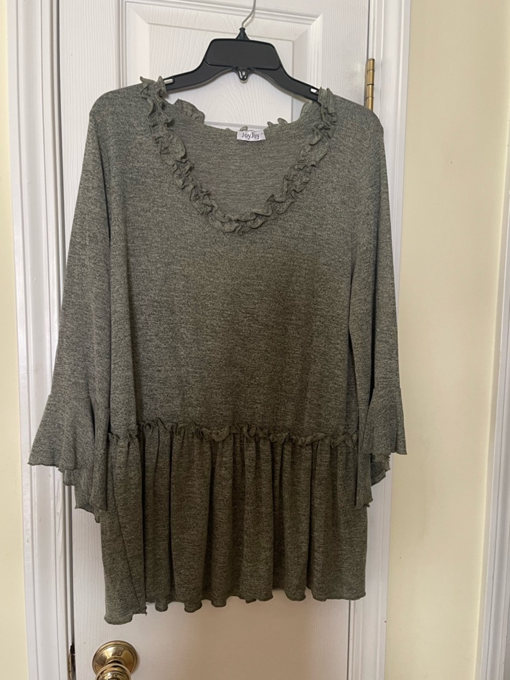 Ladies top in soft material